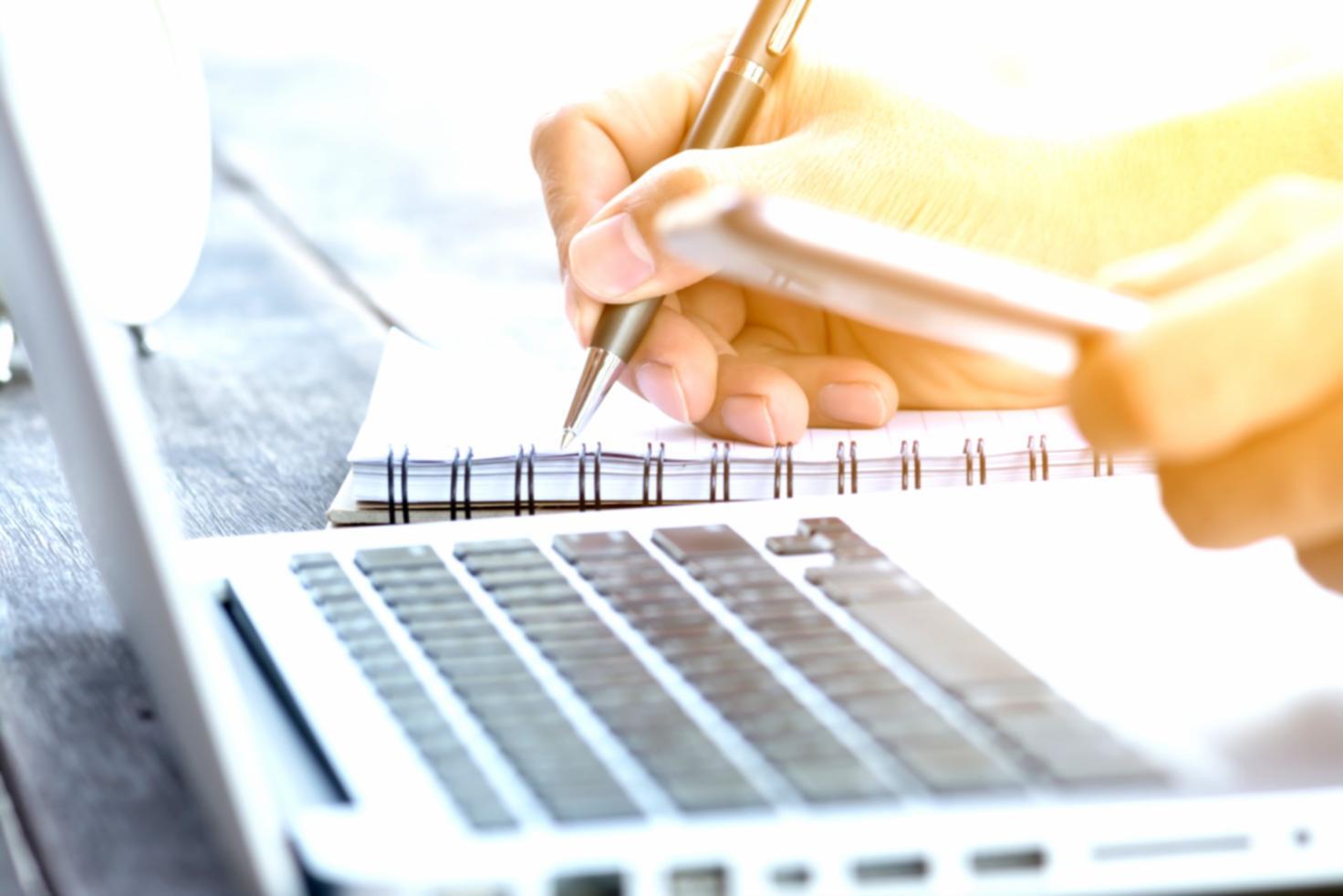 Students working on SEO content strategy